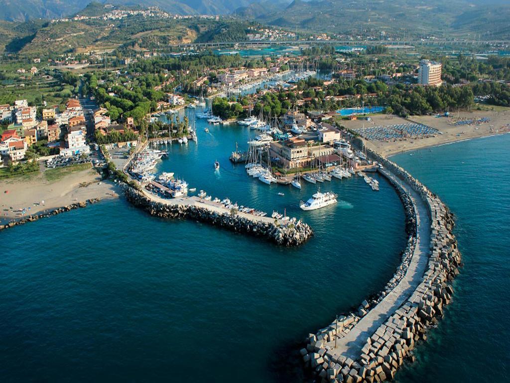 Baia Dei Delfini Aparthotel Furnari Εξωτερικό φωτογραφία